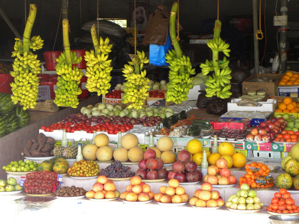 ковровый рынок в фуджейра. сити молл фуджейра. фуджейра молл магазины. фуджейра шоппинг. пятничный рынок фуджейра.