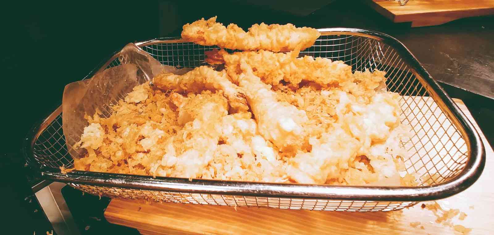 Vikings Luxury Buffet: ebi tempura at the Japanese food station