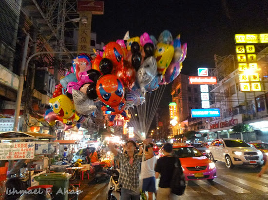 Balloon for sale along Yaowarat Road