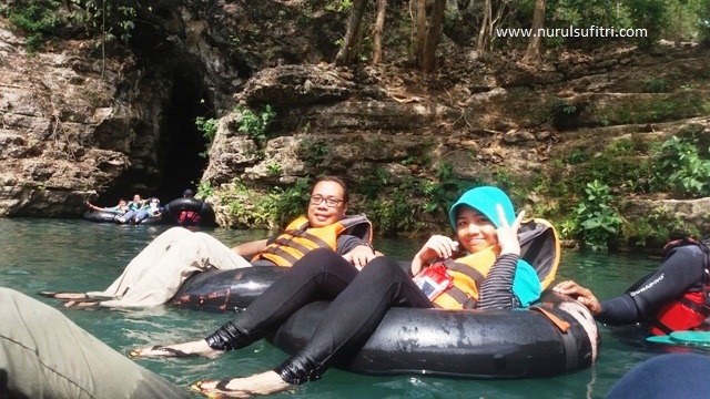 Petualangan Seru dan Menyenangkan, River Tubing di Sungai ...