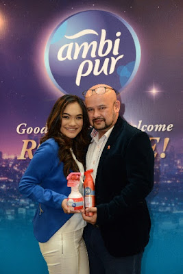 2. Harith Iskander and Dr. Jezamine Lim with the new Ambi Pur MoodTherapy collection