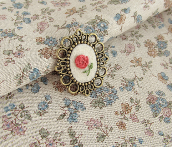 Floral brooches, брошки