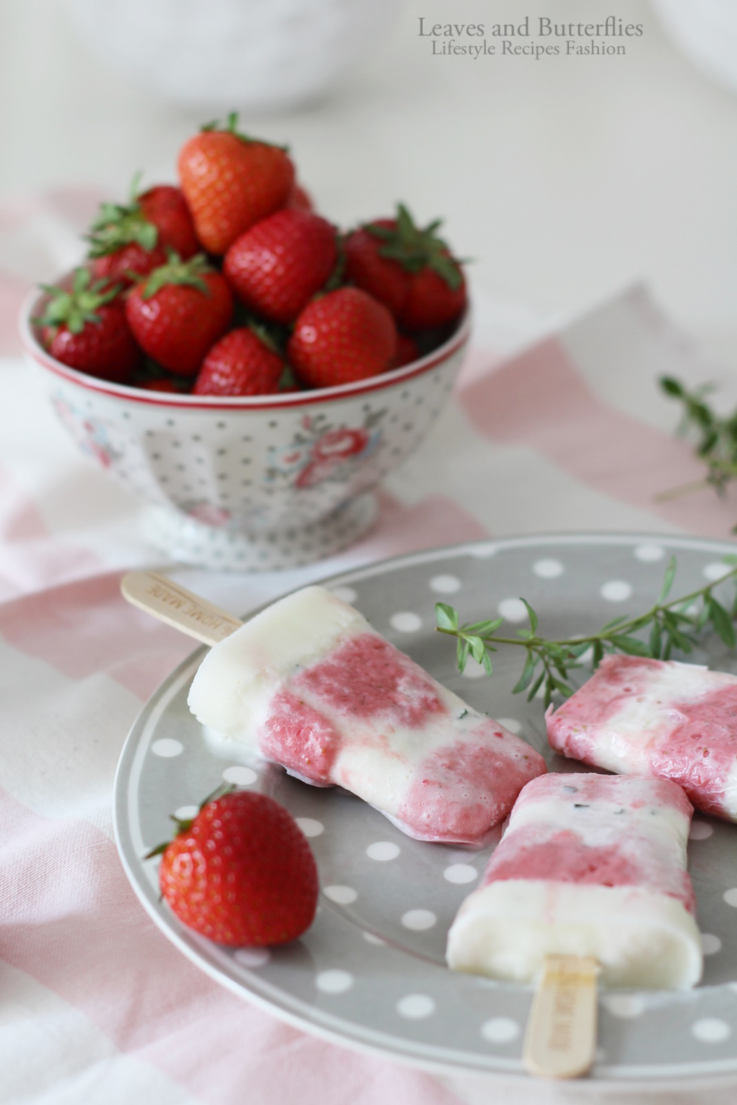 Erdbeer-Buttermilch-Eis: So schmeckt der Sommer!