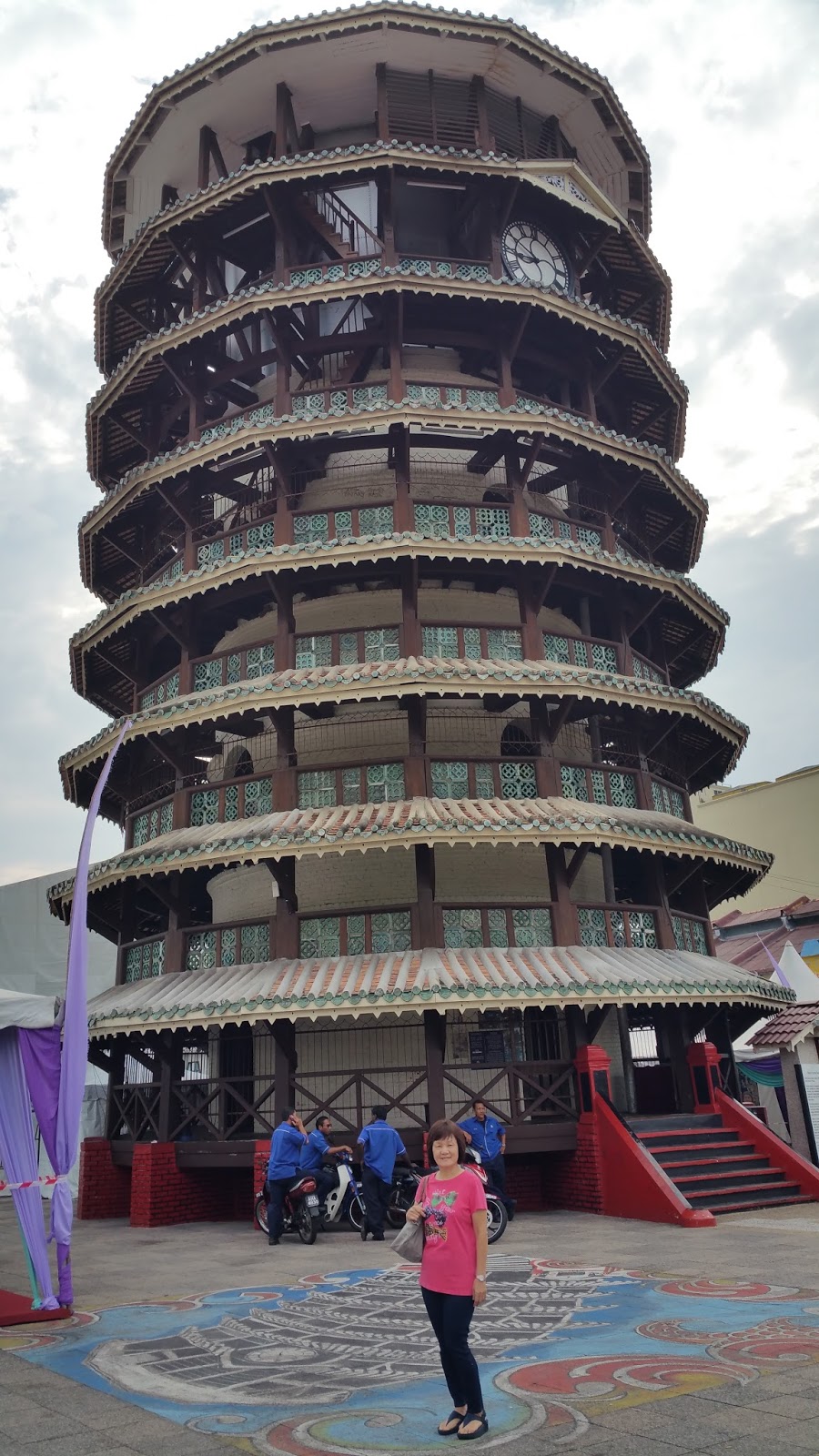 Xing Fu: VISITING THE LEANING TOWER OF TELUK INTAN