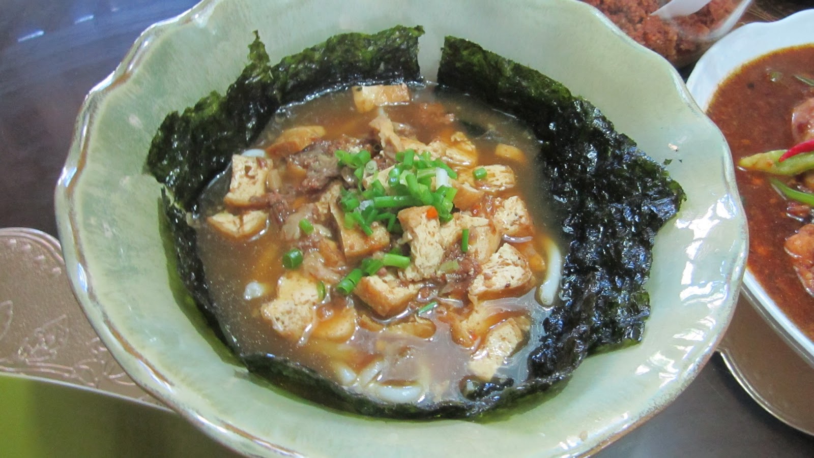 . CHICKEN IN OYSTER SAUCE WITH 3 CHILIES/TOFU AND SEAWEED SOUP