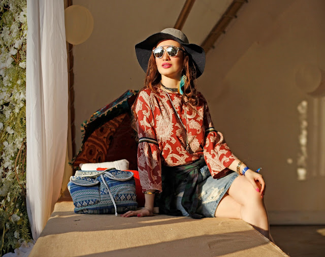 Vero Moda Sula Fest'16 Vero Moda Sula Fest'16, Vero Moda Paisley Bell-sleeve top, ripped denim skirt, plaid shirt, boho-chic, 70's fashion,music festival look, Mirrored Sunglasses,Back-pack