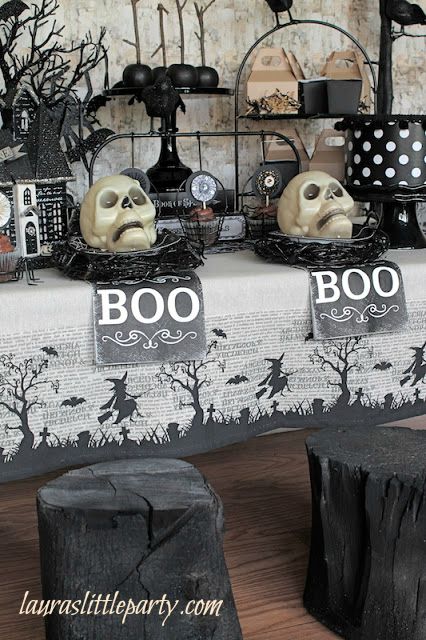 Hallow's Eve Inspired Party Table | Spooky Party Inspiration - LAURA'S ...