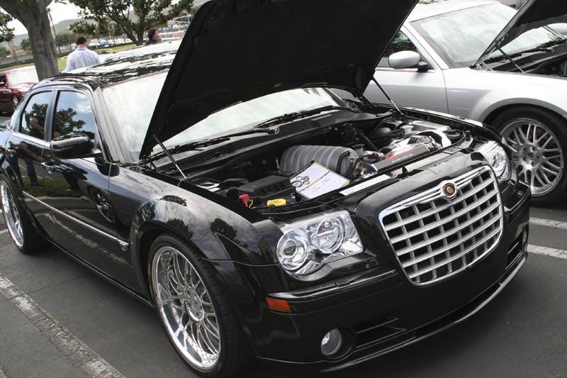 2006 Chrysler 300C SRT8 the momentum continues Car and