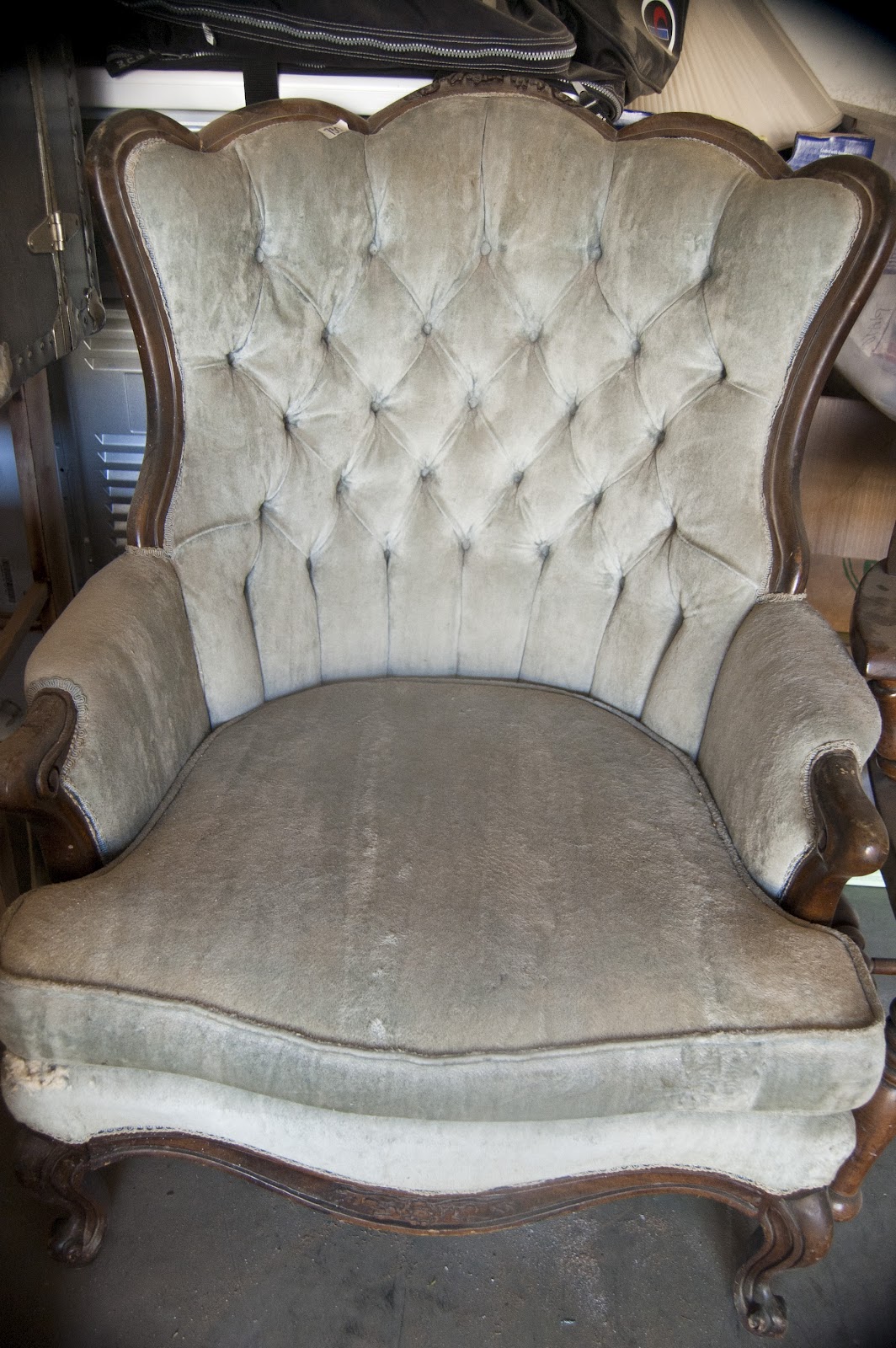 551 east : Chair Week Day 3: Tufted Black Velvet