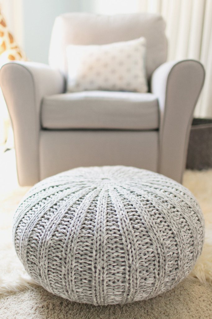 DIY KNITTED POUFS Do it yourself ideas and projects
