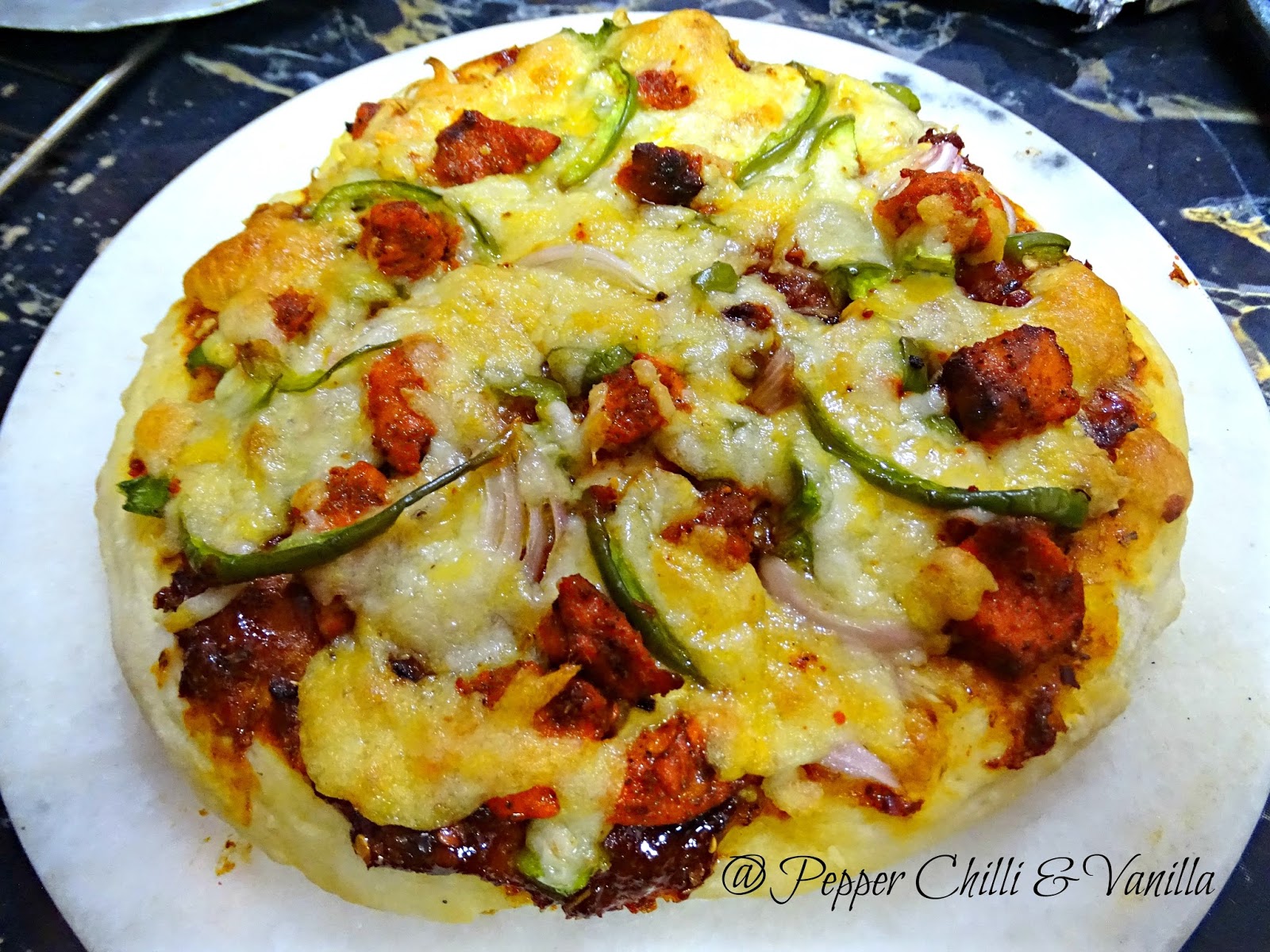 Tandoori Chicken Pizza/Easy Homemade Tandoori Chicken Pizza Recipe ...