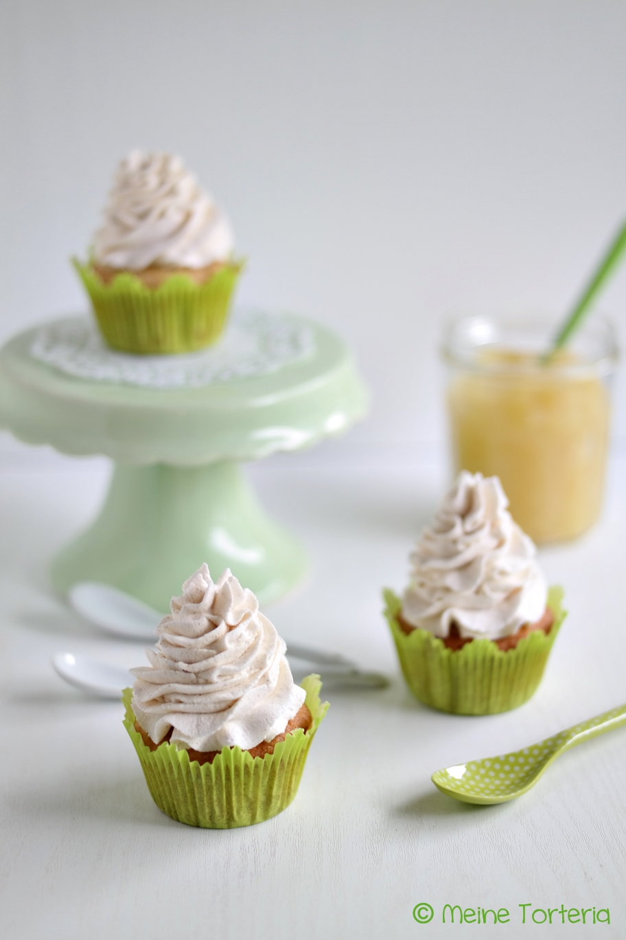 Zu Gast bei Annika mit Apfel-Nuss-Cupcakes - Meine Torteria