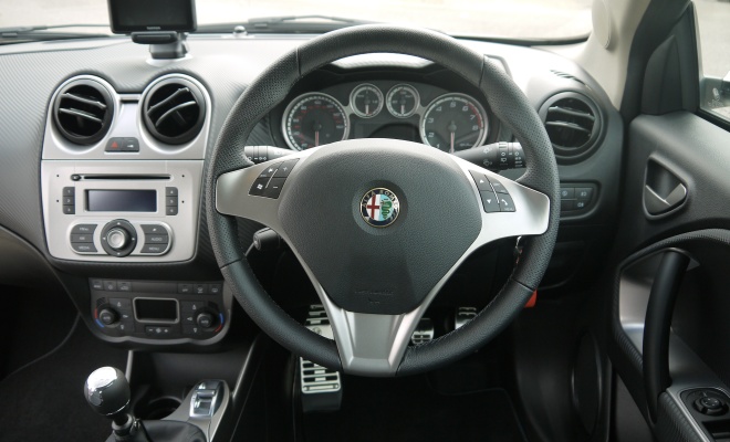 Alfa Romeo Mito TwinAir cockpit