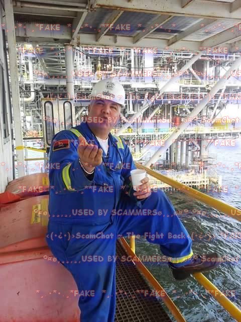 Rigs oil male on scammers Oil rig
