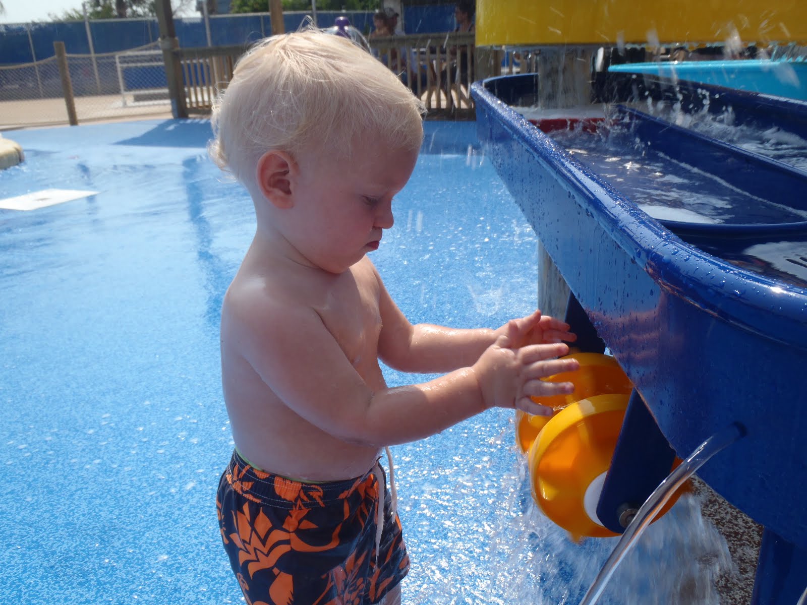 Kaede! Splash Pad at the Aquarium