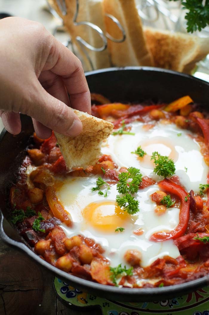 Easy Shakshuka Recipe - Lisa's Lemony Kitchen