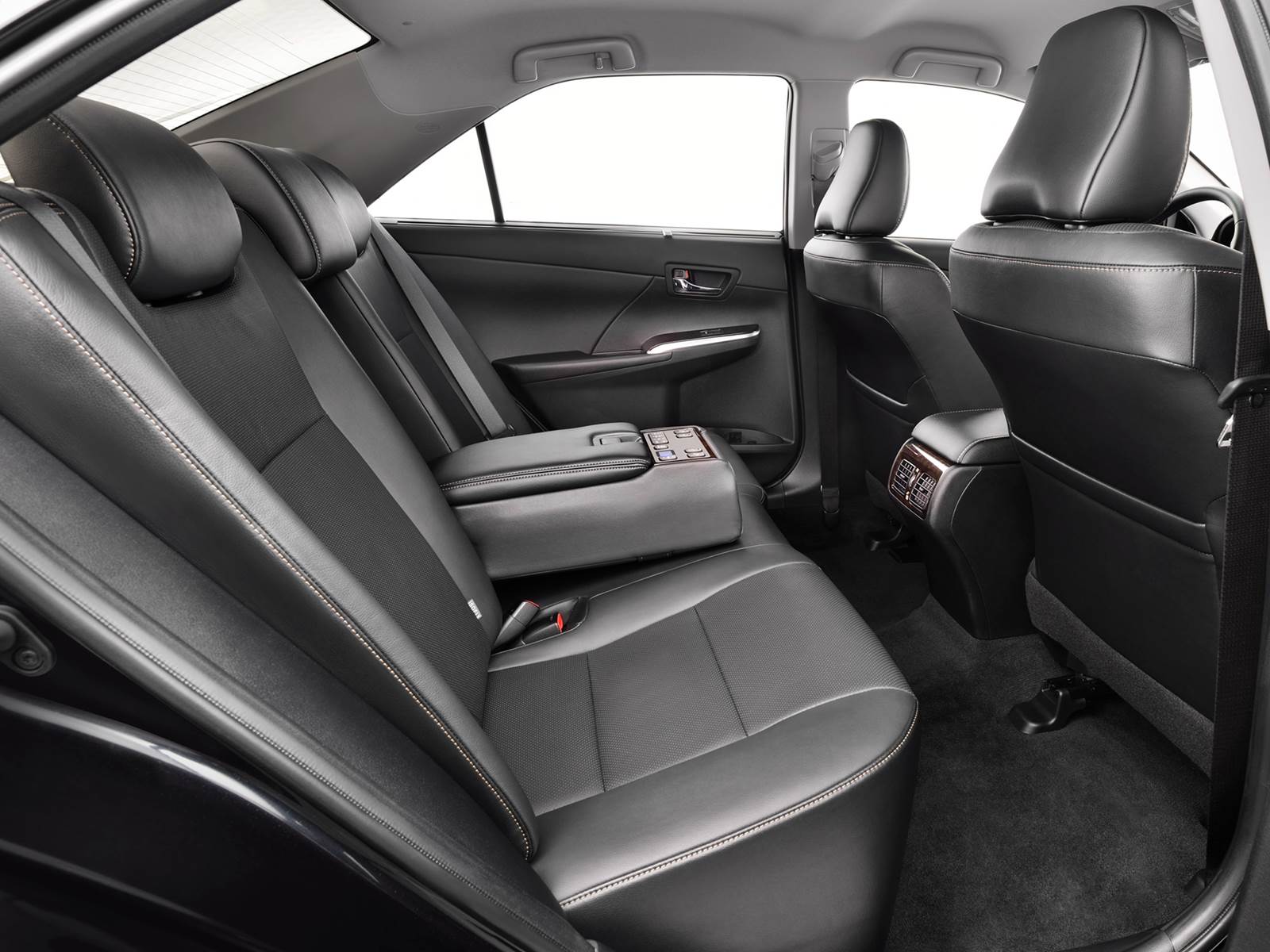 Toyota Camry 2015 - interior