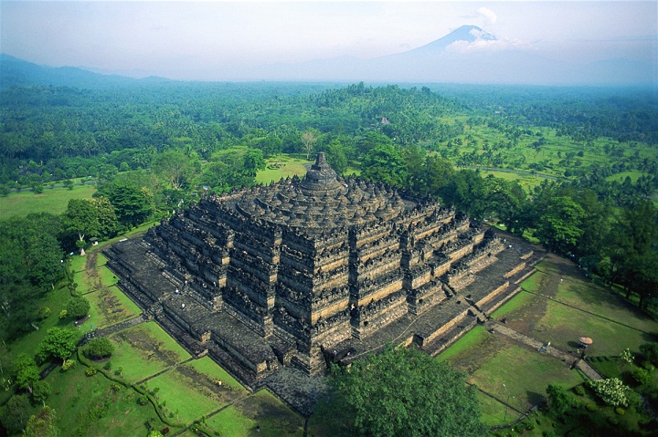 Borobudur, Candi Paling Terkenal di Indonesia Borobudur, Candi Paling Terkenal di Indonesia