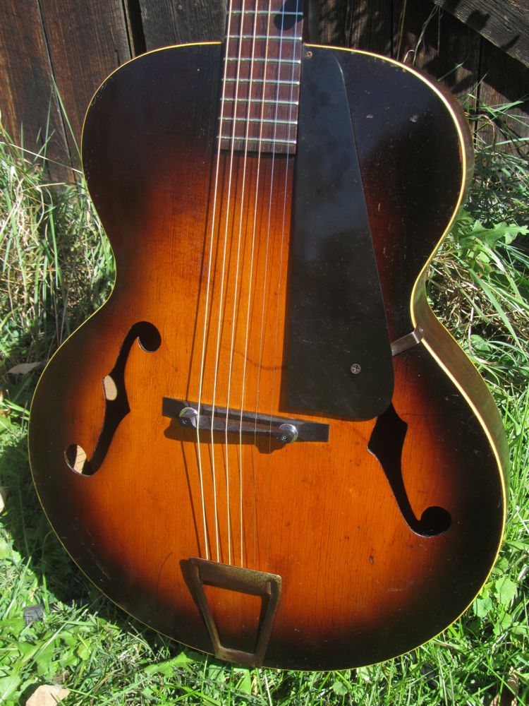 c.1939 Gibsonmade Kalamazoo KG22 Archtop Guitar