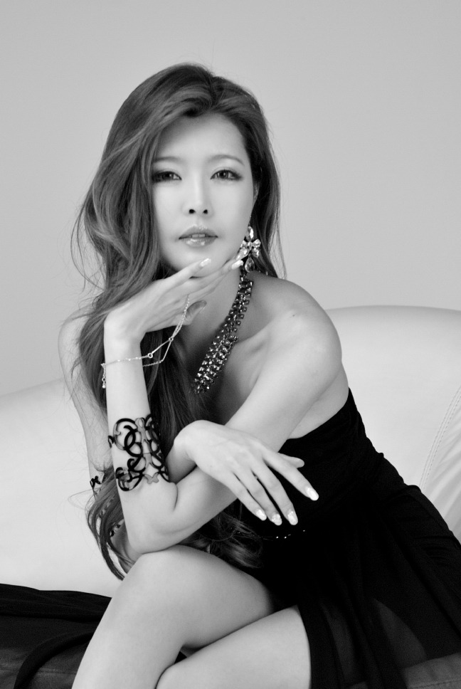 Yoon Sun Hee Sexy In Black Dress Korean Models Photos Gallery