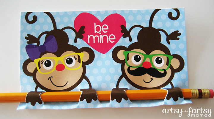 Free Printable Monkey Valentines at artsyfartsymama.com #valentine #freeprintable #printable