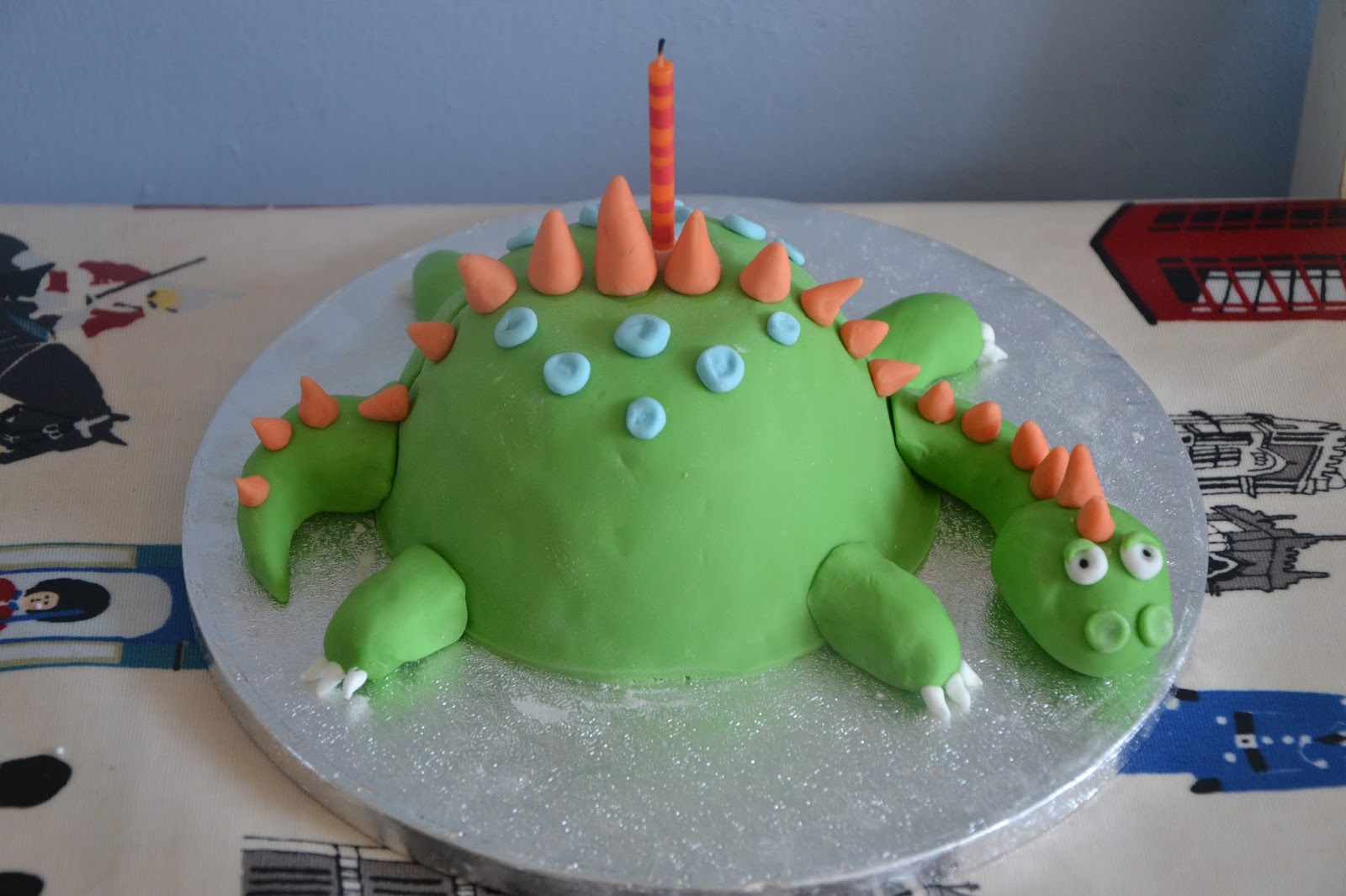 Tadpegs: Dinosaur Birthday Cake