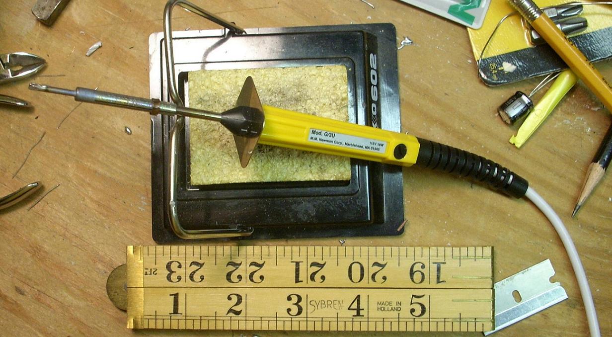 Retrotechnologist MINIATURE SOLDERING IRON REVIEW