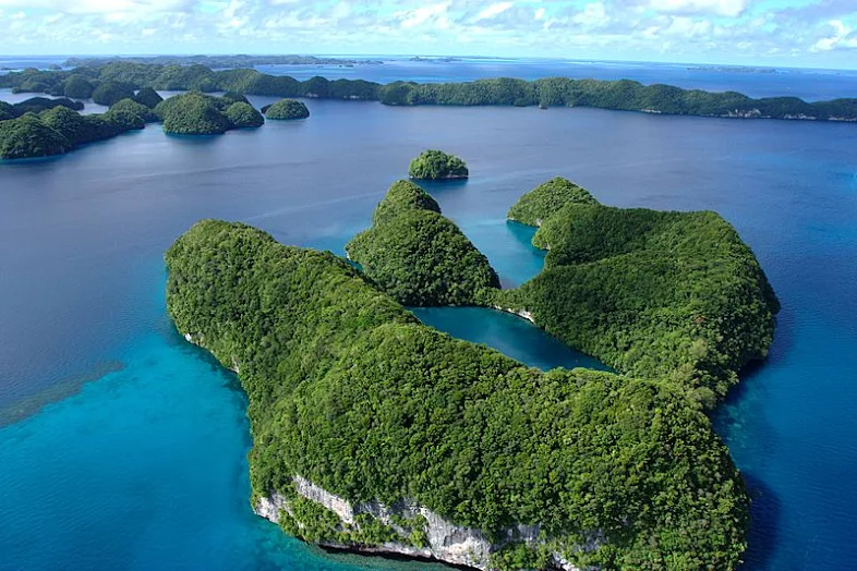 Pemandangan pulau kapur dari udara