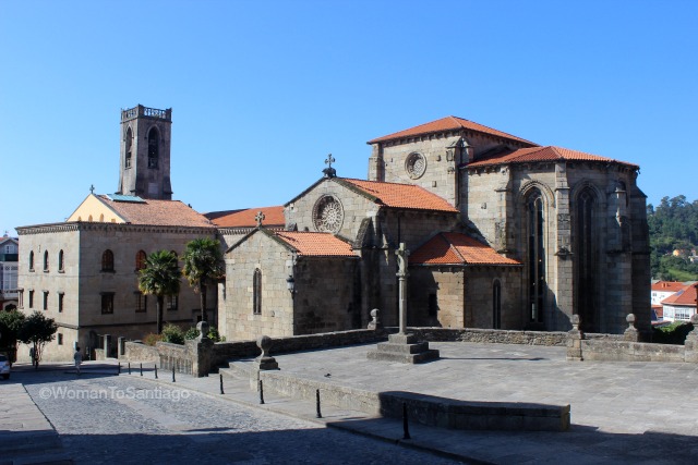 betanzos-iglesia-san-francisco-camino-de-santiago-ingles-womantosantiago