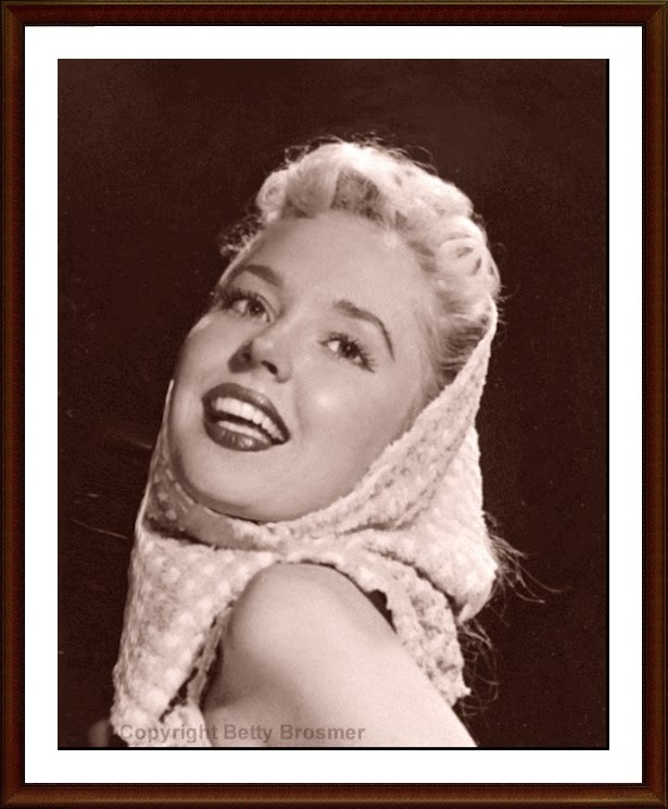 Ostáriz Art Gallery Betty Brosmer La chica perfecta