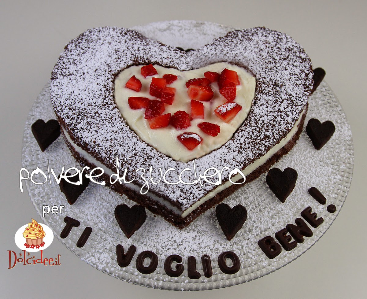 tutorial per dolcidee.it: torta cioccolato e fragole a forma di cuore per la festa della mamma