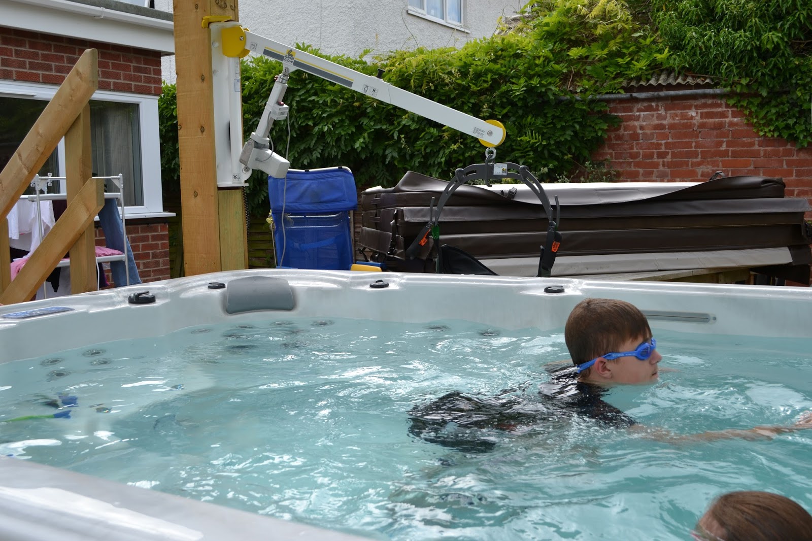 Mobility Products for Disabled People Disabled Access Hoist for Hot Tubs
