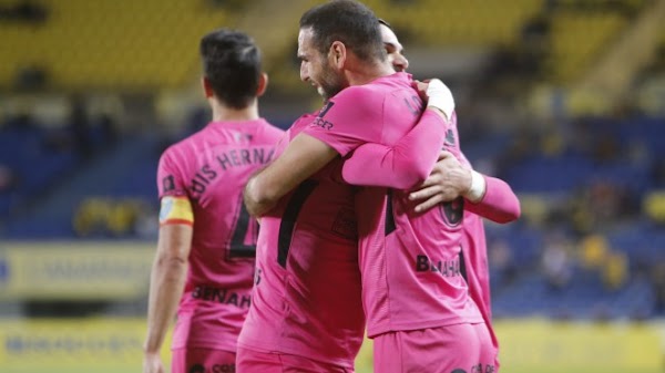 El Málaga saca un punto valioso de Las Palmas (1-1)