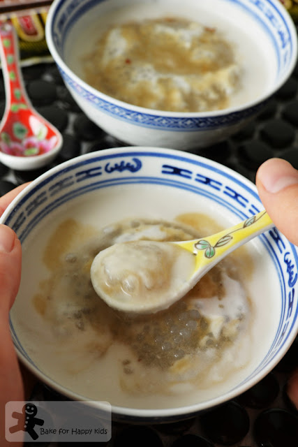 light and easy traditional gula Melaka sago pudding