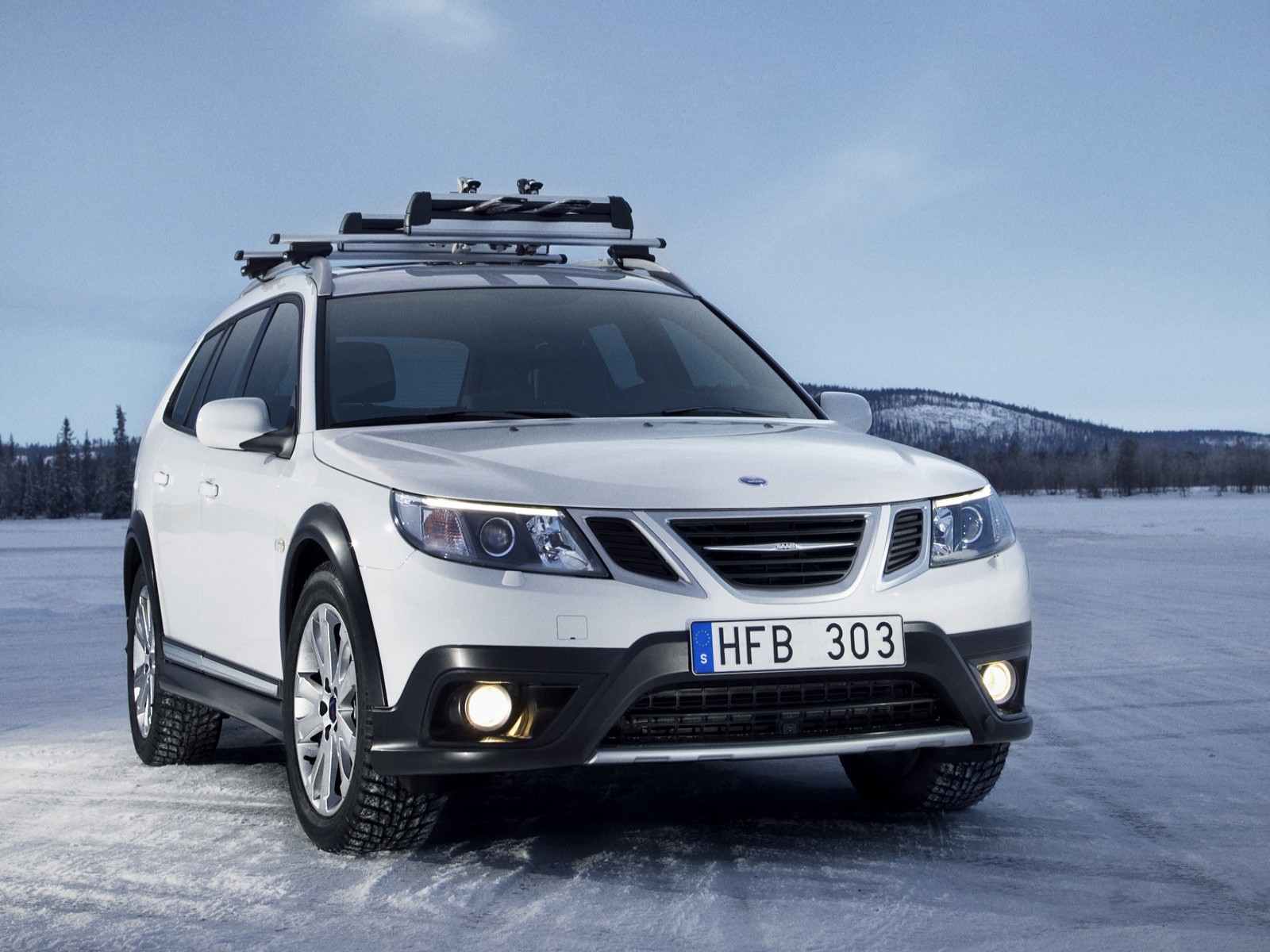 Car Pictures: Saab 9-3X 2010
