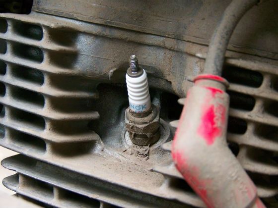 slapdashsociety: How To Clean Spark Plug Of Honda Activa
