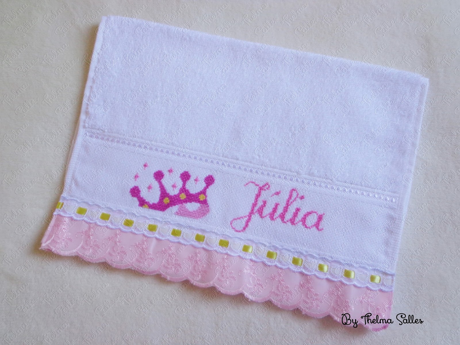 Toalhinha em ponto cruz princesinha Júlia | Thelma Salles ღ Artesanatos