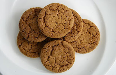 ginger biscuits as a natural remedy for nausea and vomiting?