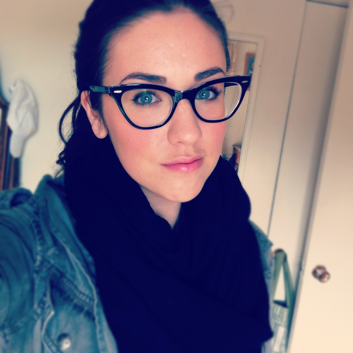 gloss:ary - A Beauty Blog: Makeup Tips for Glasses Wearers