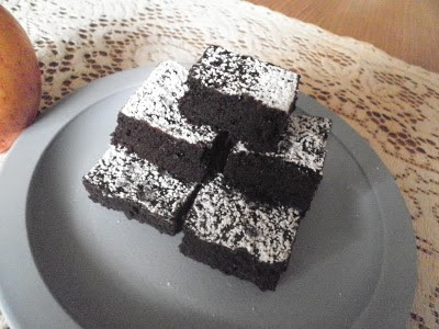 5 Minute Chocolate Cake Recipe @ treatntrick.blogspot.com