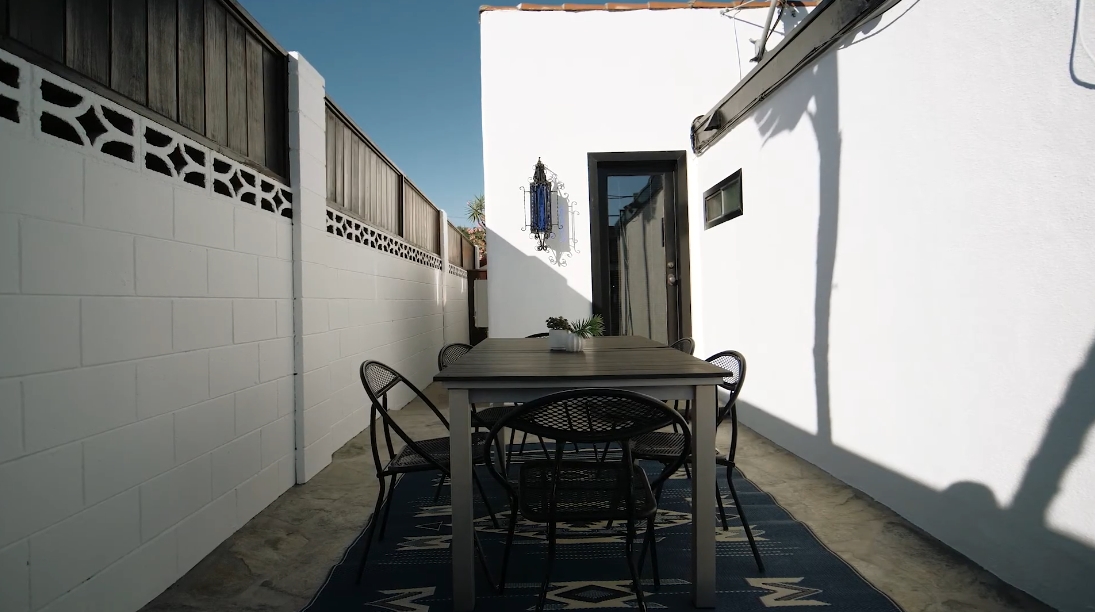 20 Photos vs. 3422 Hollydale Dr, Los Angeles Interior Design Luxury Home Tour