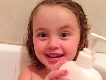 WIN 2L Johnson's Baby Bath & Review