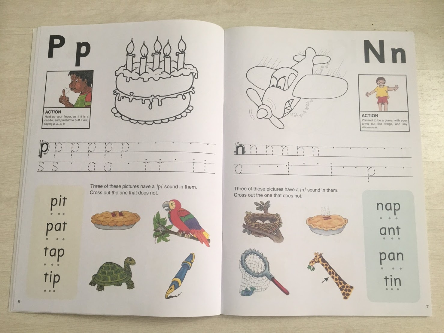 Jolly Phonics Student Book 1 Support / Answers