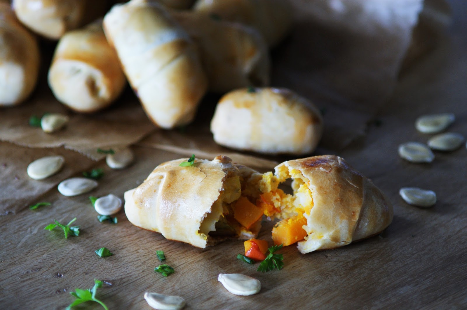 Kürbistaschen mit Kräuterjoghurt Dip - Papilio Maackii