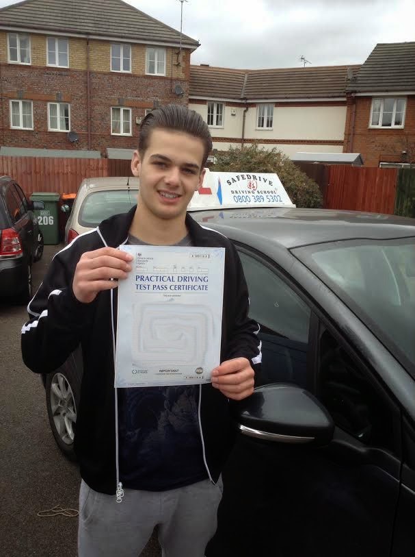 Safedrive Stars Driving lessons Luton, Driving instructor Luton