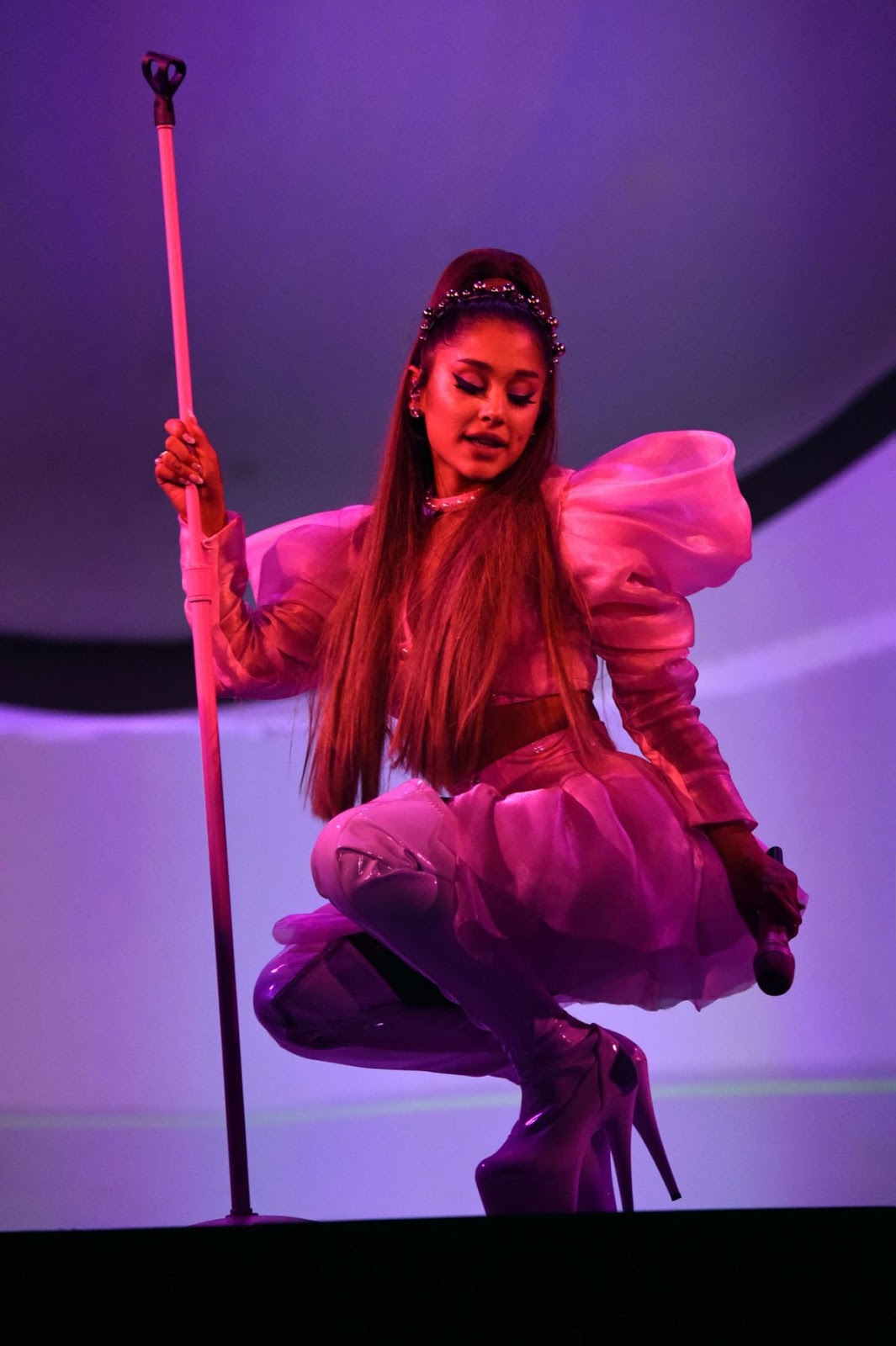 Ariana Grande Performance Clicks at Staples Arena in Los Angeles 7 May