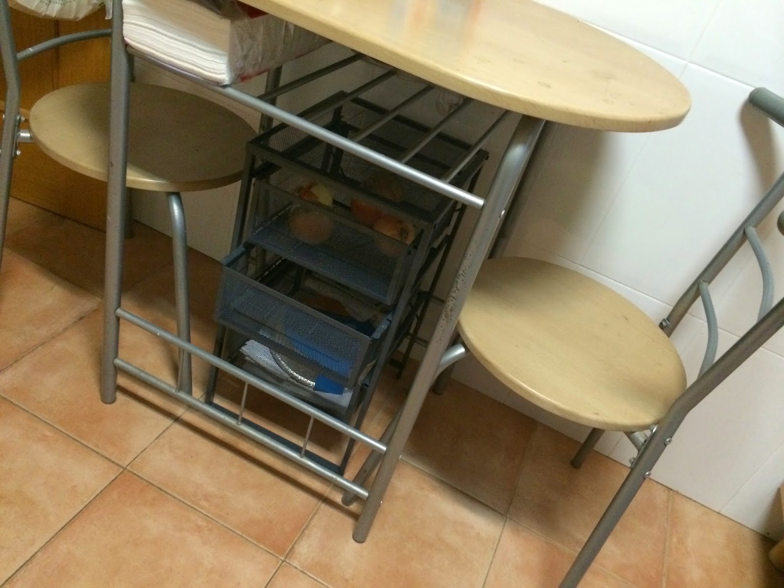 El blog de Lorenna Otro uso para la cajonera LENNART de Ikea