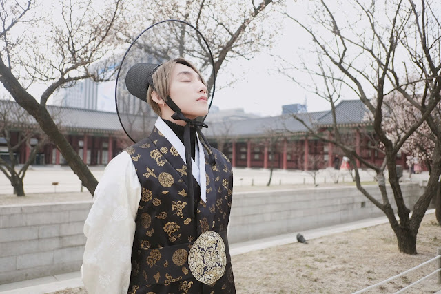 Loạt ảnh Sơn Tùng M-TP siêu điển trai với phong cách cổ trang Hàn Quốc