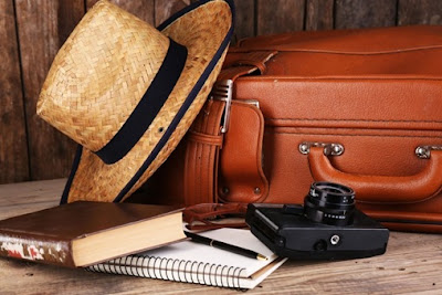 Sering terlupakan barang yg harus dibawa ketika traveling? simak ulasan apa saja yg harus dibawa saat liburan, juga tips traveling untuk wanita