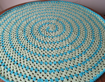 Spiral Round Granny Blanket